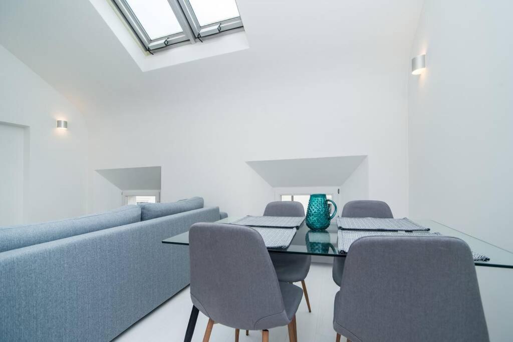 Old Town 1 Bedroom Oasis With Ac And Double Shower, Prague